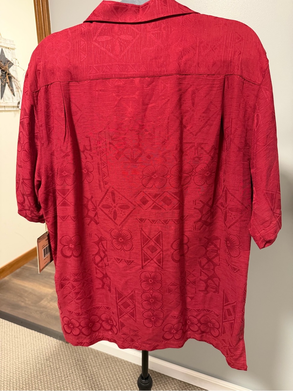 NWT Havana Jack’s Cafe Hawaiian Shirt Men’s Medium Red Floral Aloha Button Up - Picture 4 of 5